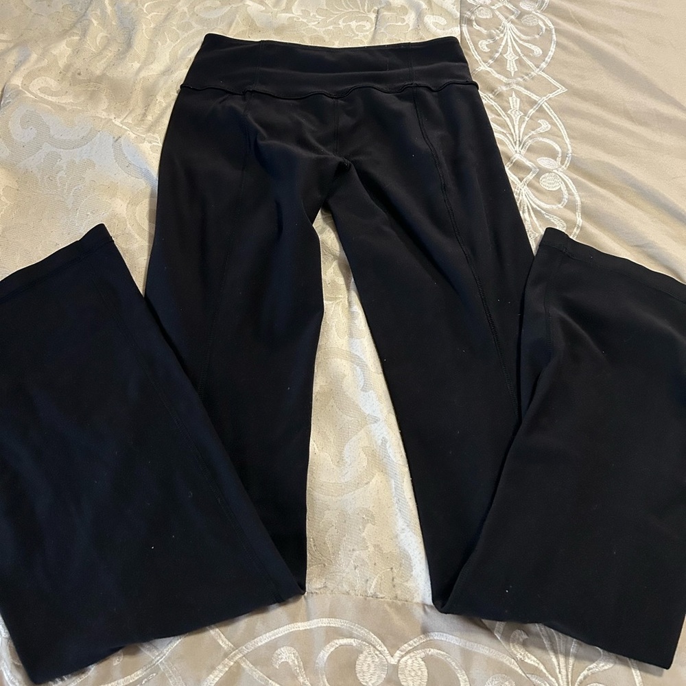 Lululemon reversible flare leggings size 6